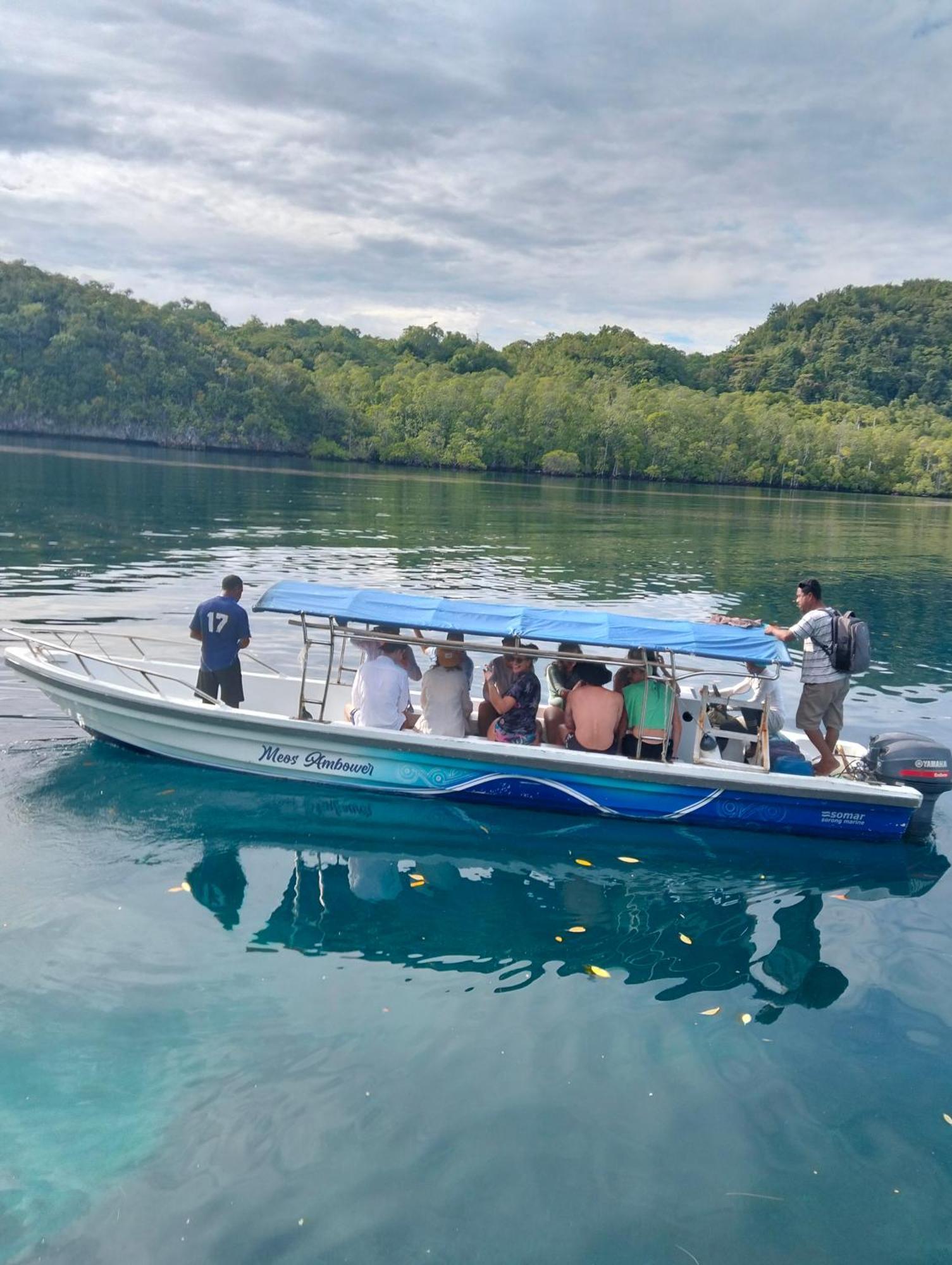 Meos Ambower Homestay Raja Ampat Fam Exterior photo