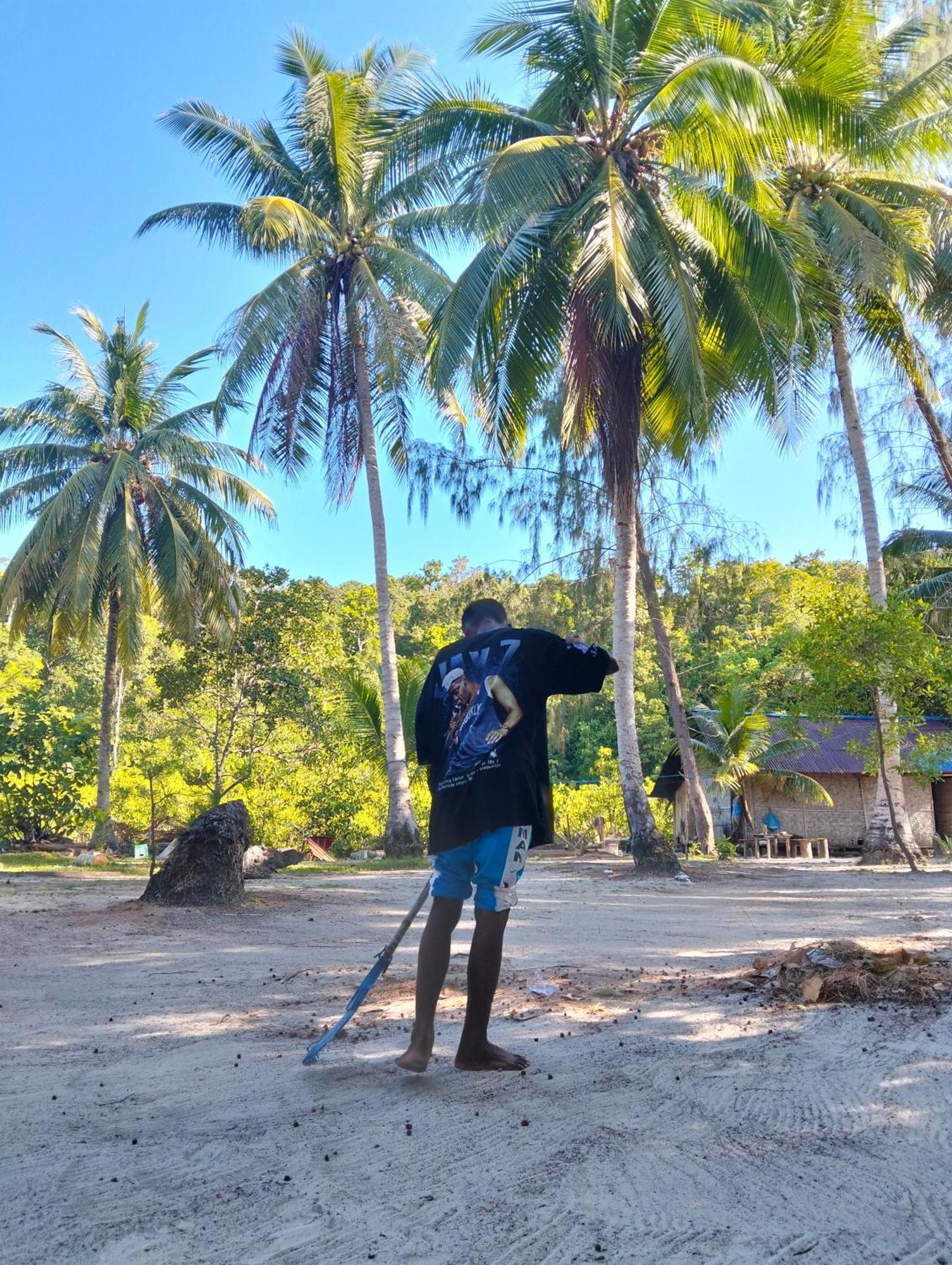 Meos Ambower Homestay Raja Ampat Fam Exterior photo