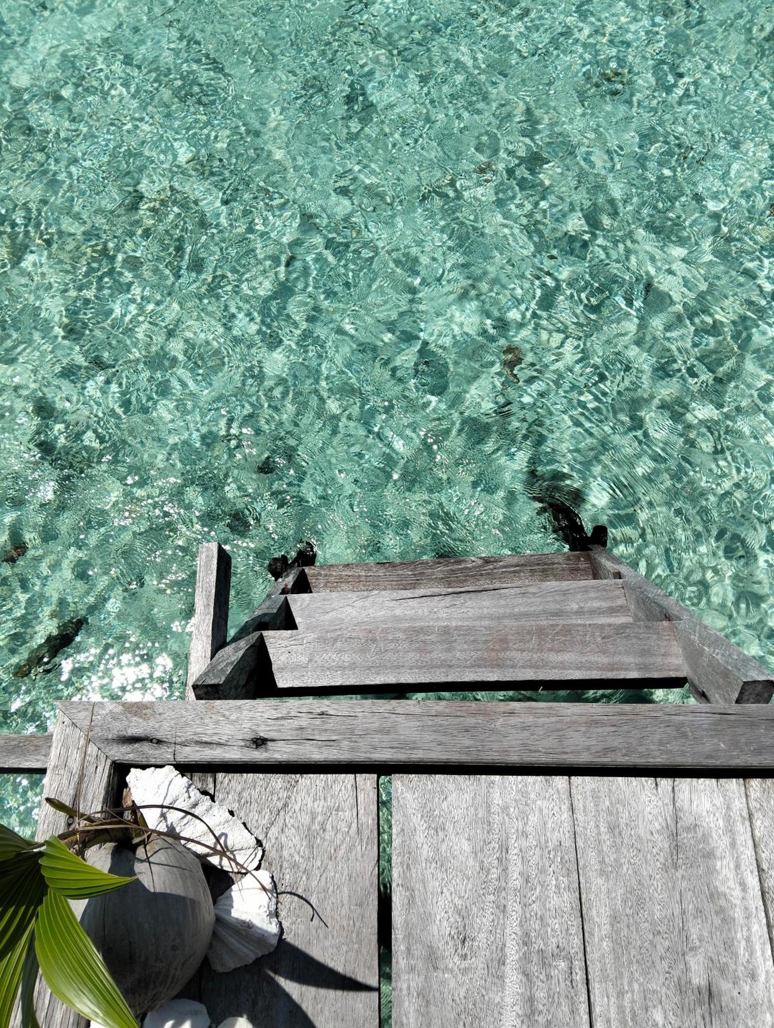 Meos Ambower Homestay Raja Ampat Fam Exterior photo